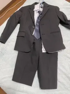 グレー フォーマルスーツ