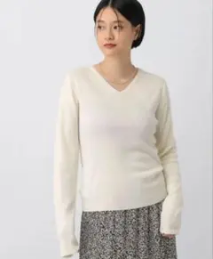 新品未使用　アパートバイ　Vネックプルオーバー長袖アイボリー