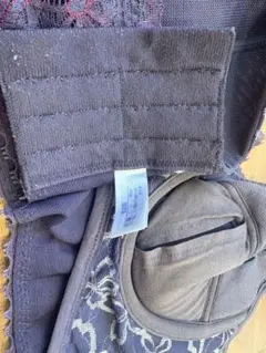 刺繍入りダークブルー B75 ブラジャー