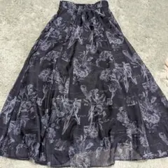 SNIDEL 花柄 ロングフレアスカート ネイビーのサムネイル