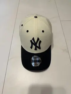 New Era 9FORTY キャップ クリーム/ネイビー