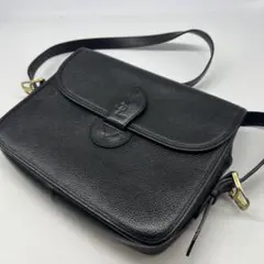 イヴサンローラン レザー ショルダーバッグ カサンドラロゴ ロゴ型押し