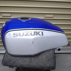 GSX400インパルスタンク スズキ（SUZUKI） GSX400インパルス タンク 黒/赤 純正 中古 バイク