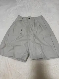 Mサイズ ライトグレー プリーツショートパンツ