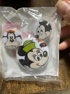 非売品/ユニクロコラボ/ディズニープロジェクト プレミアムバッジセット