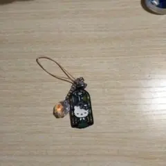 ハローキティ ステンドグラス風チャーム オーロラビーズ付き