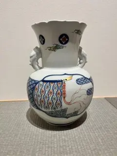 伝統的な白磁花瓶