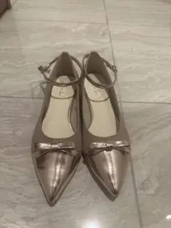 Launa Lea スエード リボン ポインテッドトゥパンプス フラットヒール