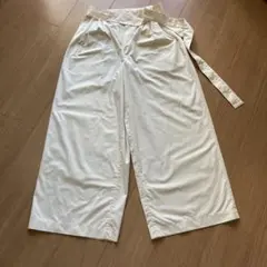 UNIQLO :C ホワイト ワイドパンツ リボン付き　w61