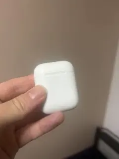 AirPods本体 ホワイト 充電ケース付き　片耳のみ