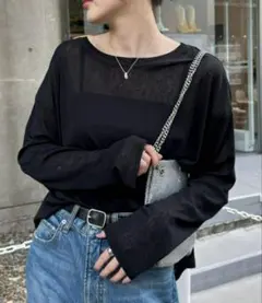 サイドスリットシアートップス