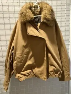 ZARA ベージュ ファー付きジャケット