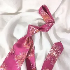 ピンク ネクタイ ペイズリー