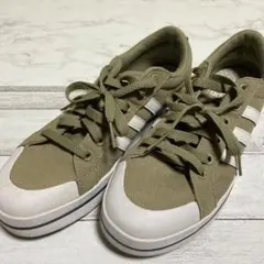 adidas cloudfom オリーブグリーン スニーカー