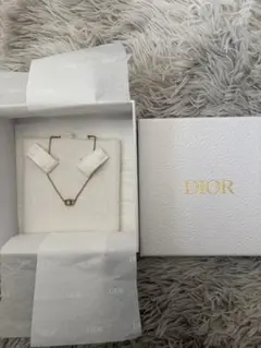 Dior ゴールド CDロゴ ネックレスのサムネイル