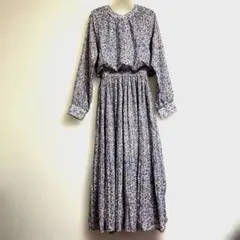 [neela ]パープル×ホワイト花柄　プリーツマキシワンピース　長袖 F