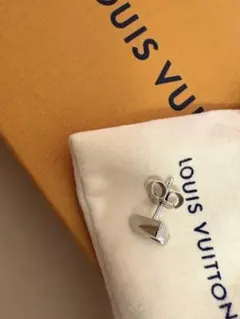 2026年最新】LOUIS VUITTON カラー：シルバー系 ピアス(両耳用)の人気