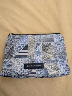 タイ航空ビジネスクラスの旅行用ポーチ