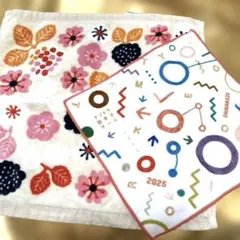花柄と幾何学模様のタオルハンカチ2枚セット