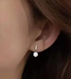 ラインストーン♡ダイヤ♡小粒 ゆれる ピアス 可愛い 上品 華やか プレゼント