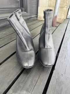 黒いスリッポンブーツ 中ヒール