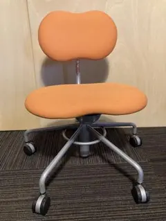 ITOKI イトーキ タシットチェア オレンジ 細江勲夫　デザイナーズ　モダン