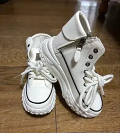 ホワイト ジッパー付き ハイカットスニーカー