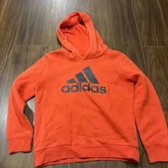 adidas 裏起毛フード付きパーカー　赤　130