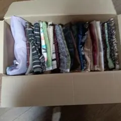 コットン生地　はぎれ　まとめ売り 120サイズの箱いっぱい31枚