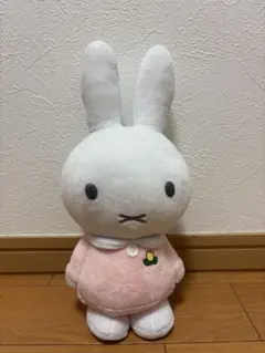 ミッフィー ぬいぐるみのサムネイル