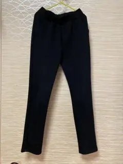 黒 スリムフィットパンツ ズボン 140cm