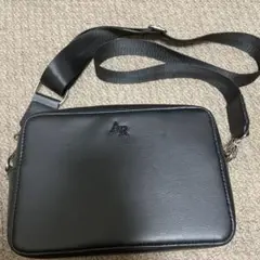 ショルダーバッグ　ブラック