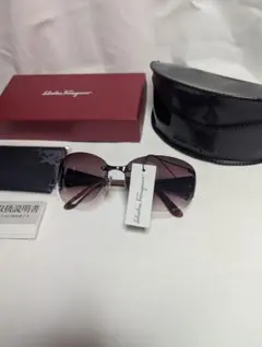 新品　タグ付き　Salvatore Ferragamo サングラス　美品のサムネイル