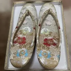 夏用　花柄刺繍の厚底草履