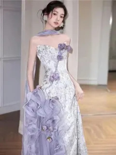 新品 ラベンダーの花びらが舞うように優雅な 夢幻のフローラルエレガンスドレス