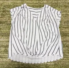 美品★INGNI★スキッパーブラウス★縦ストライプ★半袖★イング★Vネック