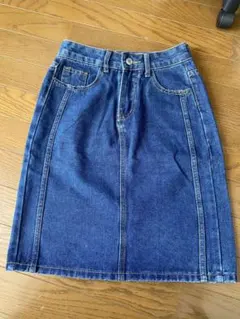 デニムタイトスカート