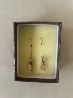 アネモネで購入オレンジ系ドロップ型ピアス