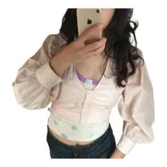 Urban Outfitters 大きなパフスリーブ　ブラウス　ショート丈