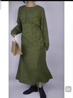 未使用品　シフォン小花プリントロングワンピース　裏地つき　Ｆ