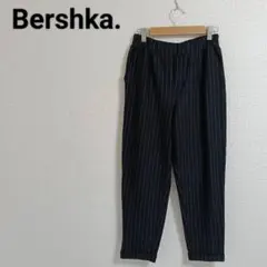 【Bershka】美品 ベルシュカ ピンストライプ テーパードパンツ 紺 S