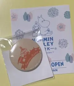ムーミンマーケット 缶バッジ　リトルミイ ムーミンパーク ステッカー付き