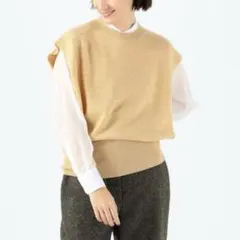 新品タグ付き✨BACCA ウールムリネ クルーネックベスト　Sのサムネイル