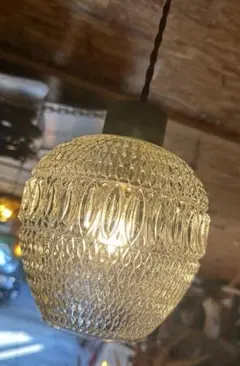 昭和 レトロ 乳白硝子 花柄 すみれ ペンダントライト ガラスランプ