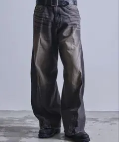 A＇GEM/9 × .komドットケーオーエムカットフレア カーブ デニムパンツ
