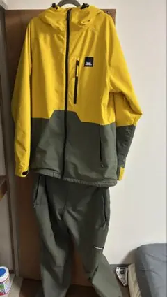 ホースフェザーズ スノボウェアのサムネイル