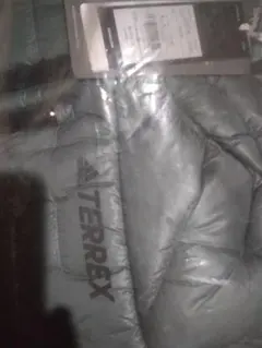 アディダス　テレックス　terrex ダウンジャケット　Lサイズ　未使用