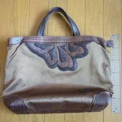 イビザ　ブラウン ハンドバッグ ナイロンと革のパッチワーク
