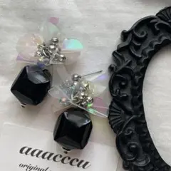 ▫︎▪︎2462025▪︎▫︎オーロラ花びら×ブラックピアス/aaacccu