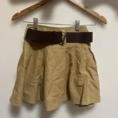 ベージュ ミニスカート ベルト付き